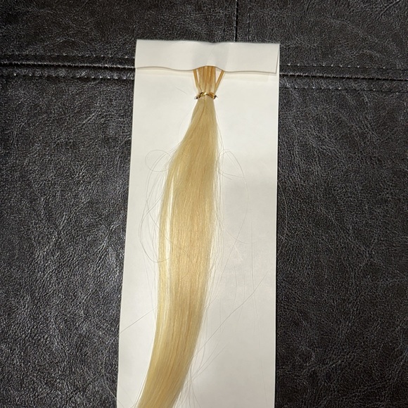 Blonde 21” glue in human hair extensions - Picture 2 of 4
